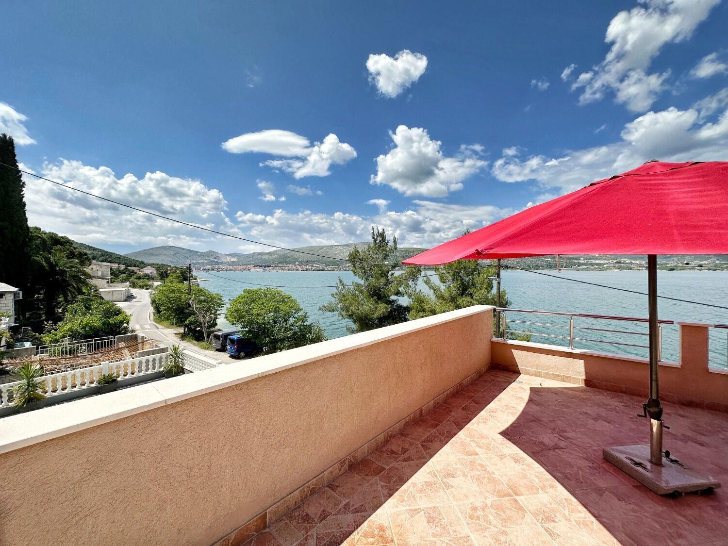 Apartments Vini Trogir Exterior foto